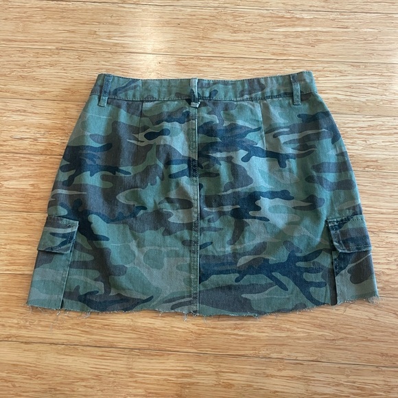 Cargo mini skirt - Picture 2 of 3